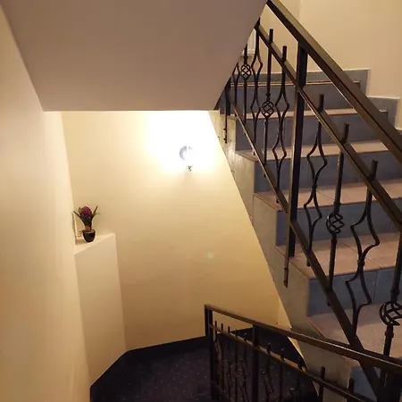 Goscinne Centrum Brzozowa 14 Homestay *