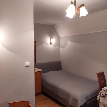 Goscinne Centrum Brzozowa 14 *