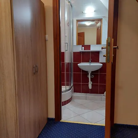 Goscinne Centrum Brzozowa 14 Homestay *